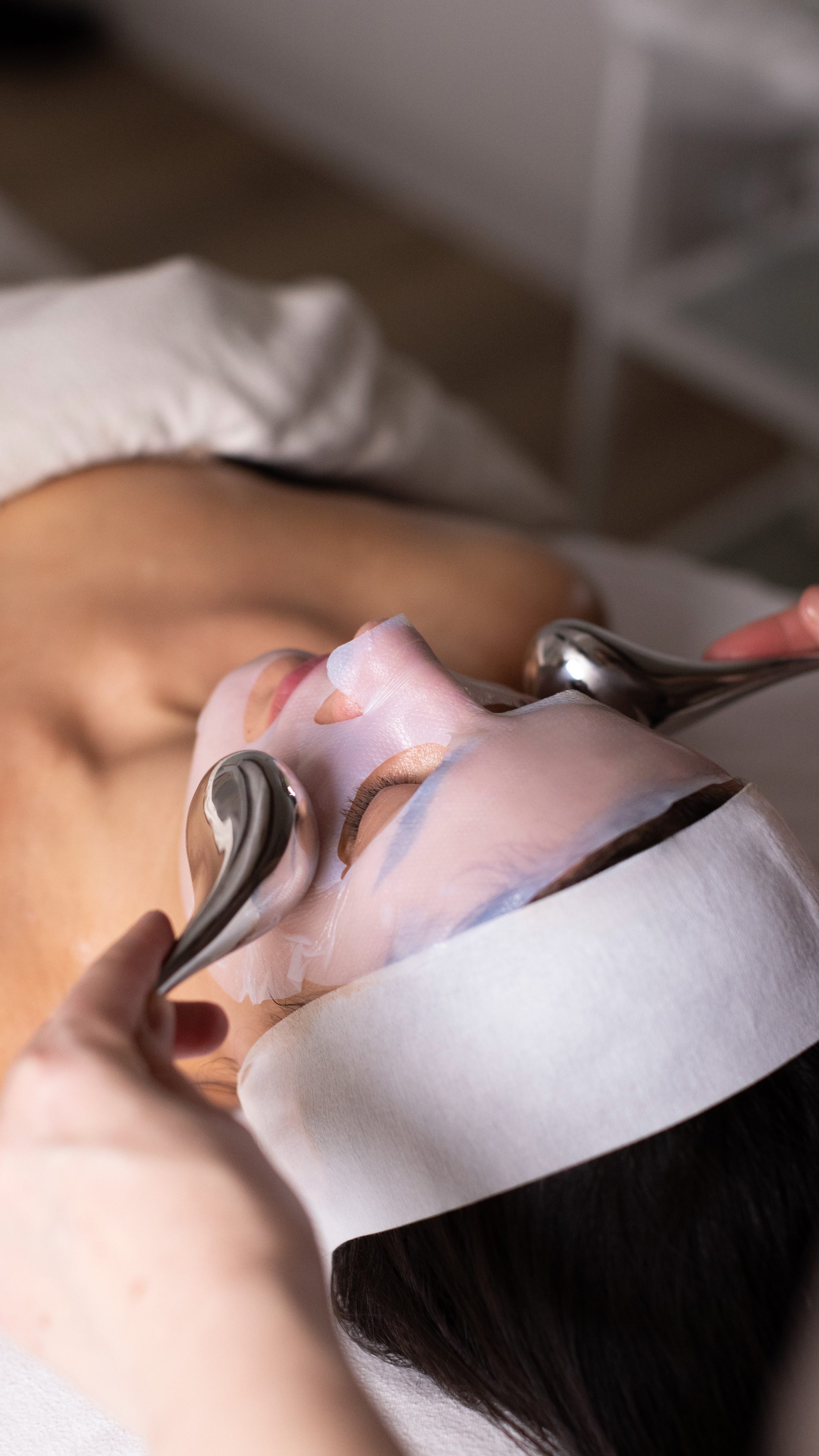 Nicht-invasives Facelift Schweiz – non-surgical facelift Switzerland – CosmoFacial™ by Ekaterina